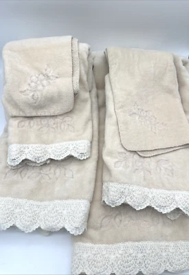 6 Piece Beige Vintage Barth & Dreyfuss Lace Trimmed Embroidered Towel Set - Image 1 of 4