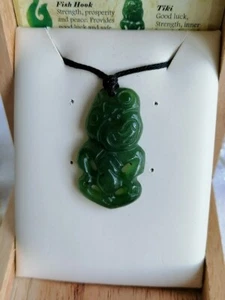 New Zealand Style jade TIKI small Pendant on adjustable cord necklace 30 mm L - Foto 1 di 6