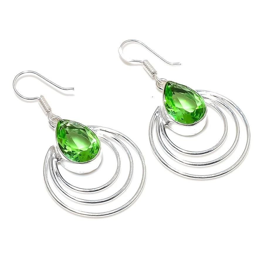 Pendiente de joyería de plata de ley 925 hecho a mano con piedras preciosas de tsavorita verde tamaño 1,9"" Foto 1 de 1