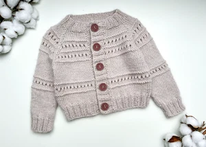 Strickanleitung Strickjacke für Babys und Kinder 0 - 6 Jahre Deutsch Download - Bild 1 von 9