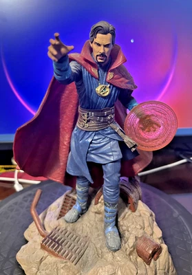 Diamond Select Gallery Avengers: Infinity War Dr. Strange PVC Diorama - Image 1 of 4