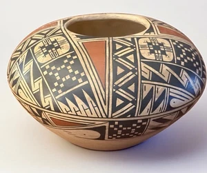 Vaso in ceramica FIRMATO MATA ORTIZ Silvia Rodriguez - Foto 1 di 14