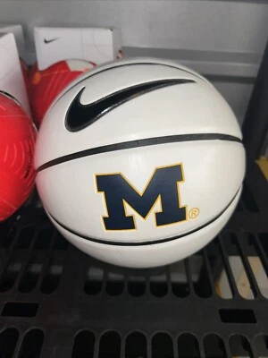 🔥NUEVO Nike Elite Championship Michigan NCAA Juego Pelota Baloncesto (28.5) Foto 1 de 4