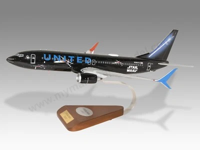 Boeing 737-800 United Airlines Star Wars librea escritorio madera modelo pequeño 1/130 Foto 1 de 4