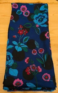 Tela Gallery Loomskill 2,5 yardas 45" W azul vibrante, rosa, rojo, negro, verde - Imagen 1 de 7