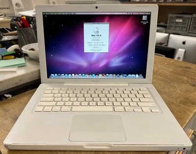 Apple MacBook 13 pulgadas septiembre 2008 2,1 GHz Intel Core 2 Duo (MB402LL/A) con Rosetta Foto 1 de 3