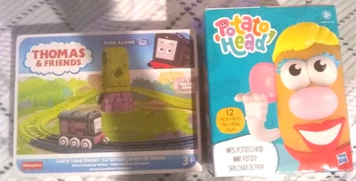 Thomas y amigos y la señora Cabezal de patata (nuevo en caja juguetes infantiles) Lote de 2 Foto 1 de 4