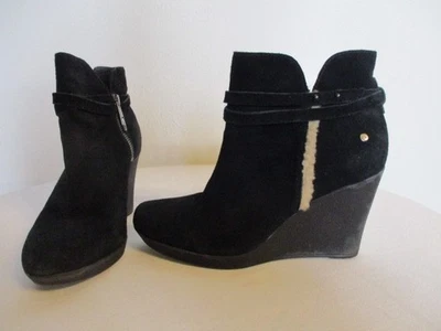 Botines UGG Alexandra 1006734 de gamuza negra punta redonda cuña talla 6 de EE. UU. Foto 1 de 4