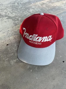 Cappello vintage Indiana Hoosiers berretto snap back uomo taglia unica rosso grigio scritta NCAA - Foto 1 di 5