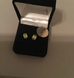 NWOT 10k Yellow Gold Peridot Earrings - Picture 1 of 3
