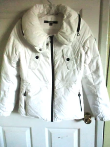 SZ XS DKNY White Puffer Coat Size Medium Down Hood Multiple Pockets Zip Up - Picture 1 of 8