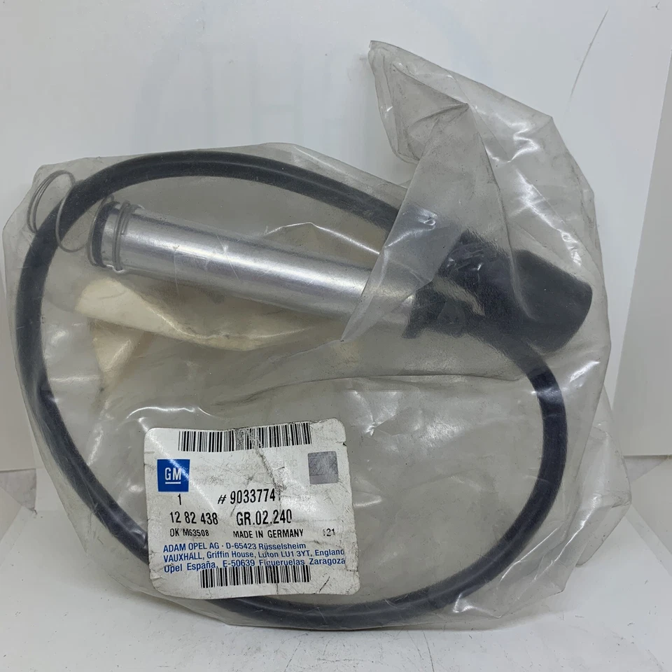 VAUXHALL ASTRA CARLTON IGNITION LEAD SPARK PLUG LEAD No 3 GENUINE NEW 90337741   - Image 1 of 1