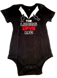 Body Wonder Nation Bebé Niño Gráfico Las Damas Me Ama Talla 12 Meses - Imagen 1 de 7