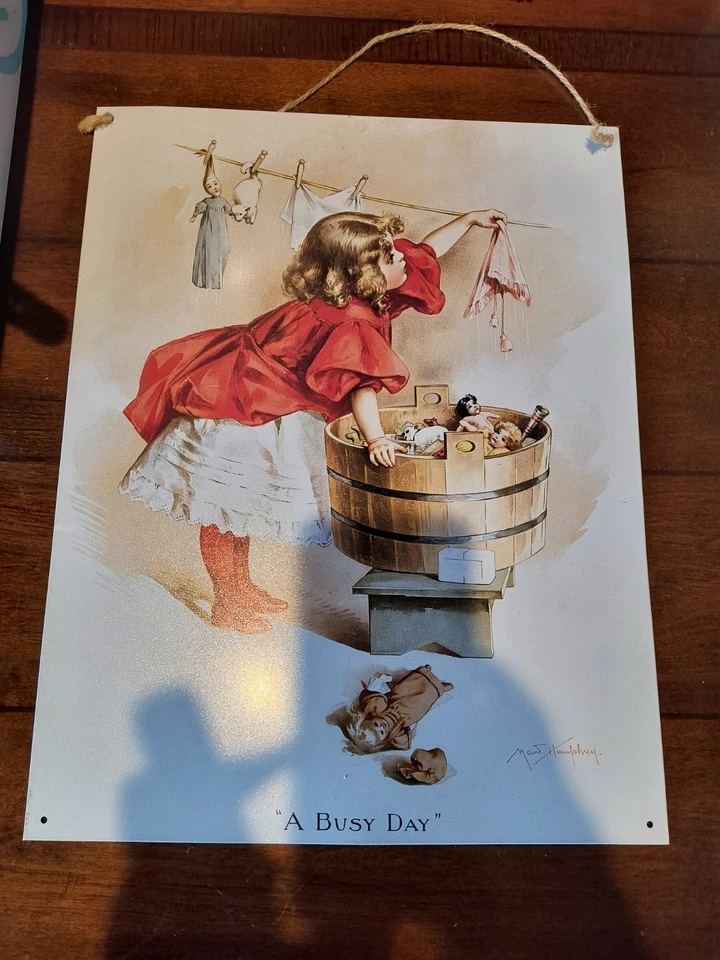 De colección. Letrero de metal de hojalata Maud Humphrey "Un día ocupado" lavado jabón marfil niña 12" x 17" Foto 1 de 1