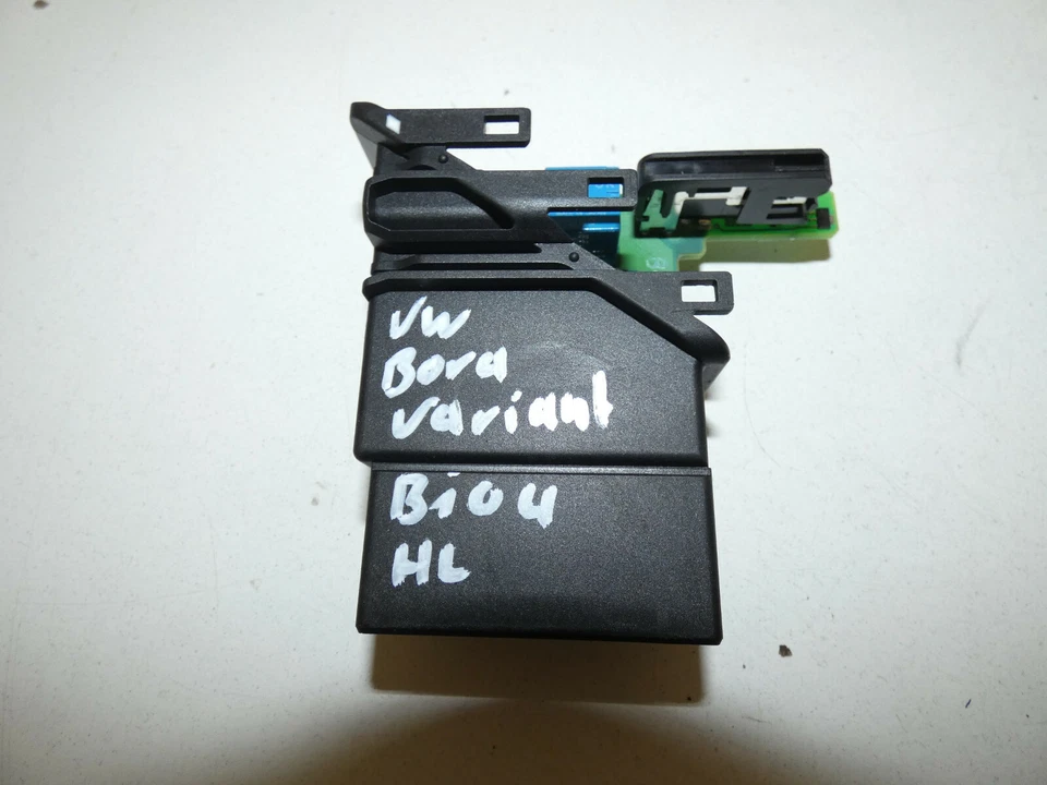 Centralina porta posteriore sinistra VW Bora Variant anno 2004 9776-105406-301 - Immagine 1 di 1
