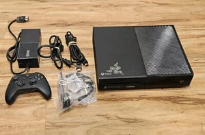 Consola Microsoft Xbox One Negra 1TB - ¡Paquete de 5 piezas en excelente estado! - Imagen 1 de 17