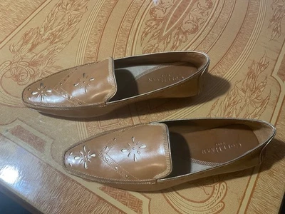 Vintage Cole Haan Tan/Gold Driving Loafers- 6B- New without Tags - Image 1 of 4