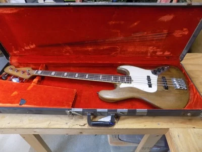 1966 FENDER JAZZ BASS GUITAR WITH ORIGINAL CASE - Image 1 of 4