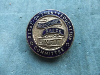 WW2 Badge Employment Badge 4271 Stoke on Trent Education Committee - Image 1 of 2