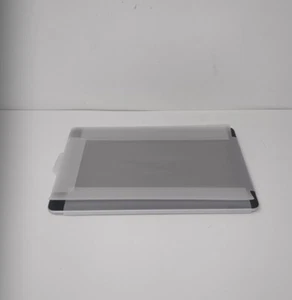 Apple iPad 9th Gen. 64GB, Wi-Fi, 10.2 in - Silver - NEW NO BOX - Picture 1 of 3
