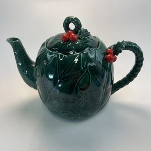 Vintage Lefton Ceramic Tea Pot Christmas Holly Leaf & Berries - Picture 1 of 6