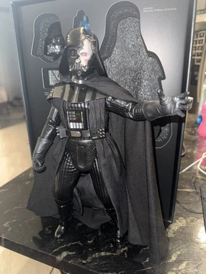 Hot Toys Darth Vader (Versão Deluxe) - Série DX28 – Star Wars: Obi-Wan Kenobi - Imagem 1 de 4