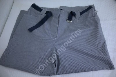 NOVO Basic Editions Feminino Sarja Capris Listrado com Cinto Tamanho 12 - Imagem 1 de 4