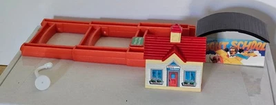 Lote de piezas de repuesto Galoob Tool Box City Tony’s Marina & Flight School Foto 1 de 4