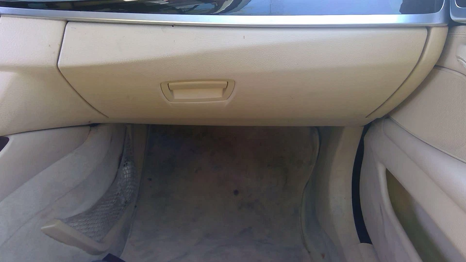 11 12 13 14 15 16 BMW 528I Glove Box Trim Code LCDF - Image 1 of 2