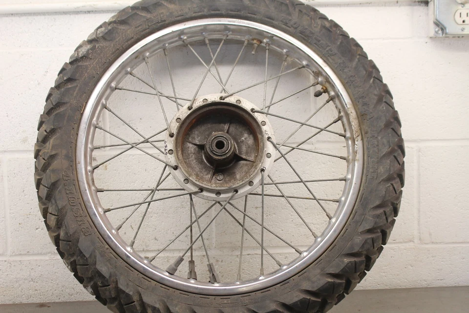 Llanta trasera Suzuki TS185 SIERRA 1971 S727 (4,10 S18) Foto 1 de 4