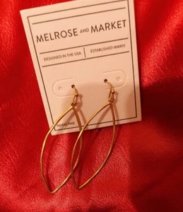 Melrose & Market Women's Gold Tone Oval Hoop Earrings NWT - Picture 1 of 2