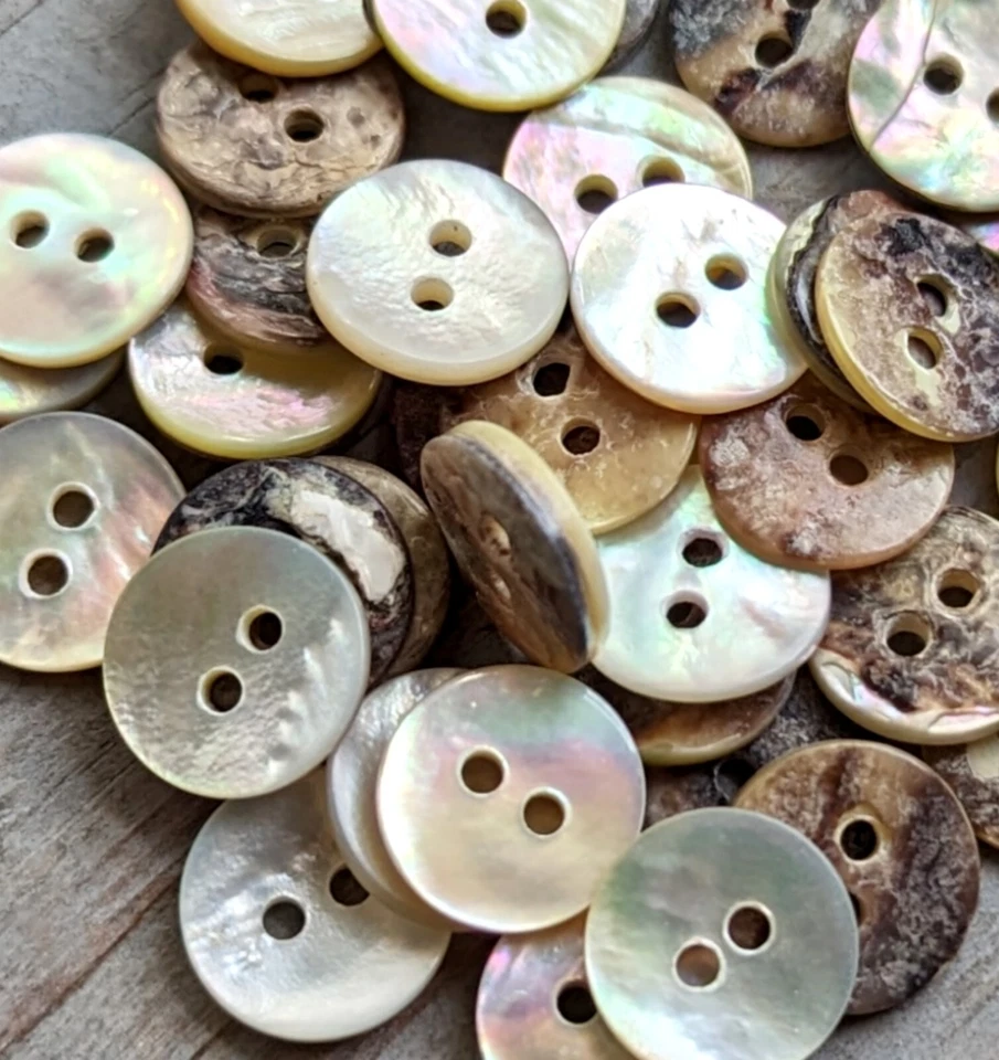 Buttons Assorted 5 Natural Mother of Pearl Shell 0.4 inch/10mm Vintage Look Lot - Image 1 of 4
