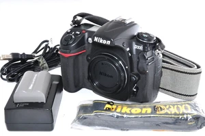 Nikon D300 12,3 MP digitale DSLR-Kameragehäuse mit Akkuband aus Japan - Bild 1 von 15