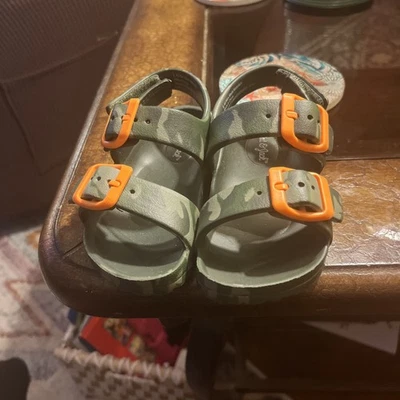 cat and jack toddler Rubber  sandals boy - Image 1 of 3