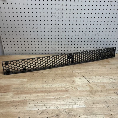 Emblema de cubierta de parrilla de parachoques delantero Toyota Celica Supra 1982-1985 Foto 1 de 4