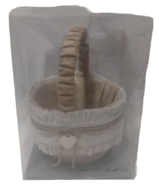 Cesta de flores branca estopa com berloque de coração tom prata romance rústico - Imagem 1 de 2