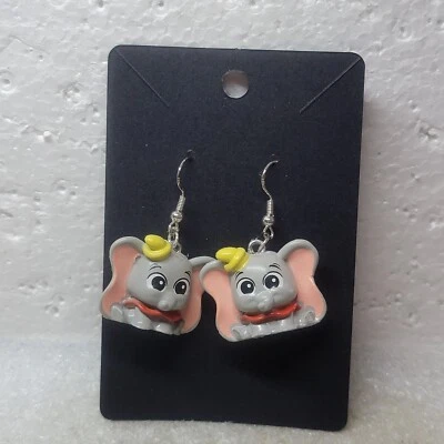 Pendientes blandibles Disney Doorables Dumbo de dorsos de plata de ley Dumbo Foto 1 de 4