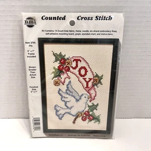 Kit de punto de cruz contado paloma de Navidad alegría bayas de acebo marco 5x7 sellado EE. UU. - Imagen 1 de 8