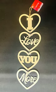 BRANDNEU WOHNDEKO WANDBEHANG SAGT "ICH LIEBE DICH MEHR" AUS HOLZ - Bild 1 von 1