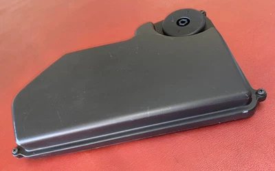 Cubierta de caja del módulo de control Mercedes-Benz - 202-540-05-82 - para C230, C280 y más Foto 1 de 4