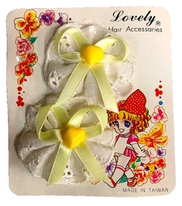 Vintage 1980s Hair Barrettes on Store Display Card Flower & Ribbons Lovely - Picture 1 of 1