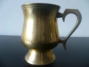 A Vintage Half Pint Capacity Pot Bellied Brass Tankard. Half Pint Brass Tankard - Picture 1 of 6