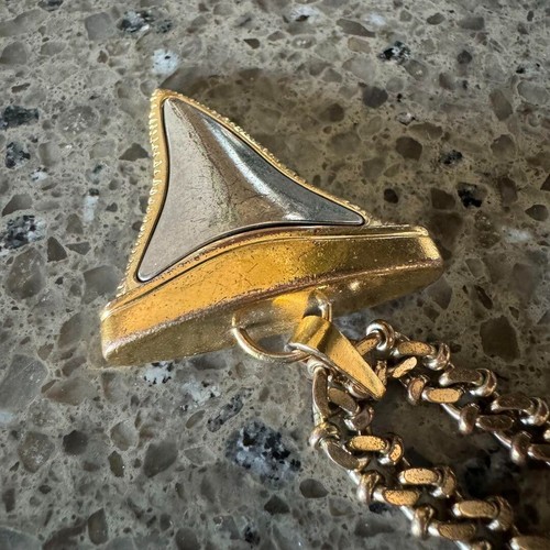 Collana Givenchy denti di squalo oro usata