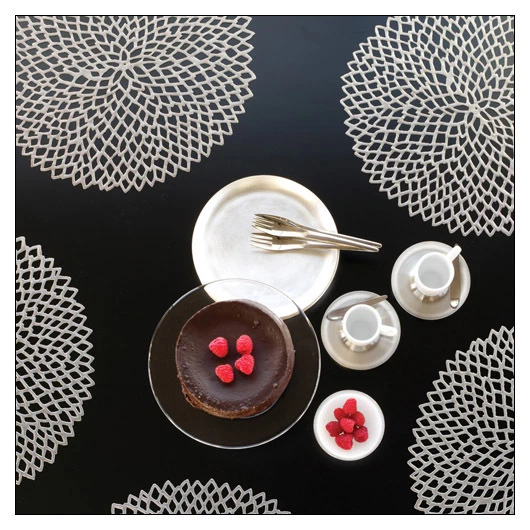 Chilewich Pressed Round Dahlia Tablemats (SET OF 8): Champagne,Gunmetal,Silver..