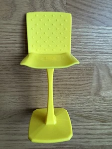 Barbie Yellow Chair Mattel 6 Inches - Picture 1 of 7