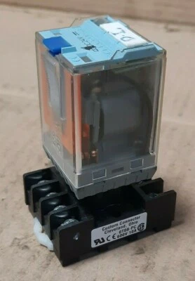 TURCK/CUSTOM CONNECTOR  #C2-A20DX   0T08-PC  24VDC RELAY WITH SOCKET BASE  E133 - Image 1 of 4