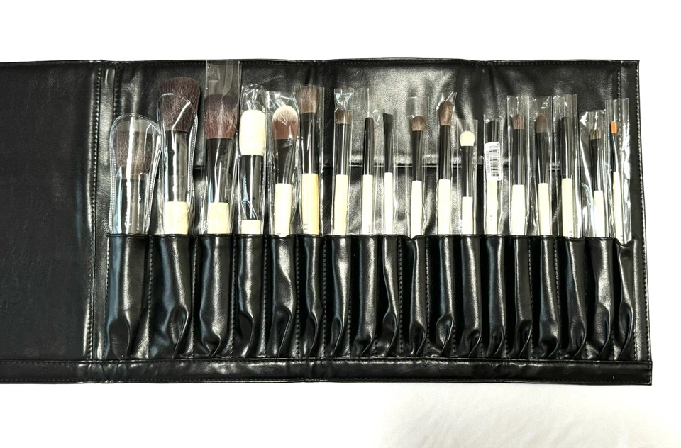 NEW BOBBI BROWN 18-PIECE MAKEUP BRUSH SET + LEATHER CASE $715 Value Powder Blush - Image 1 of 4