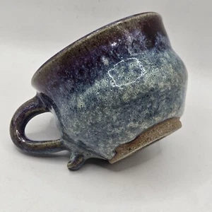 Taza moteada de colección cerámica firmada patrón moteado contraste rojo azul púrpura 2,7" H - Imagen 1 de 18