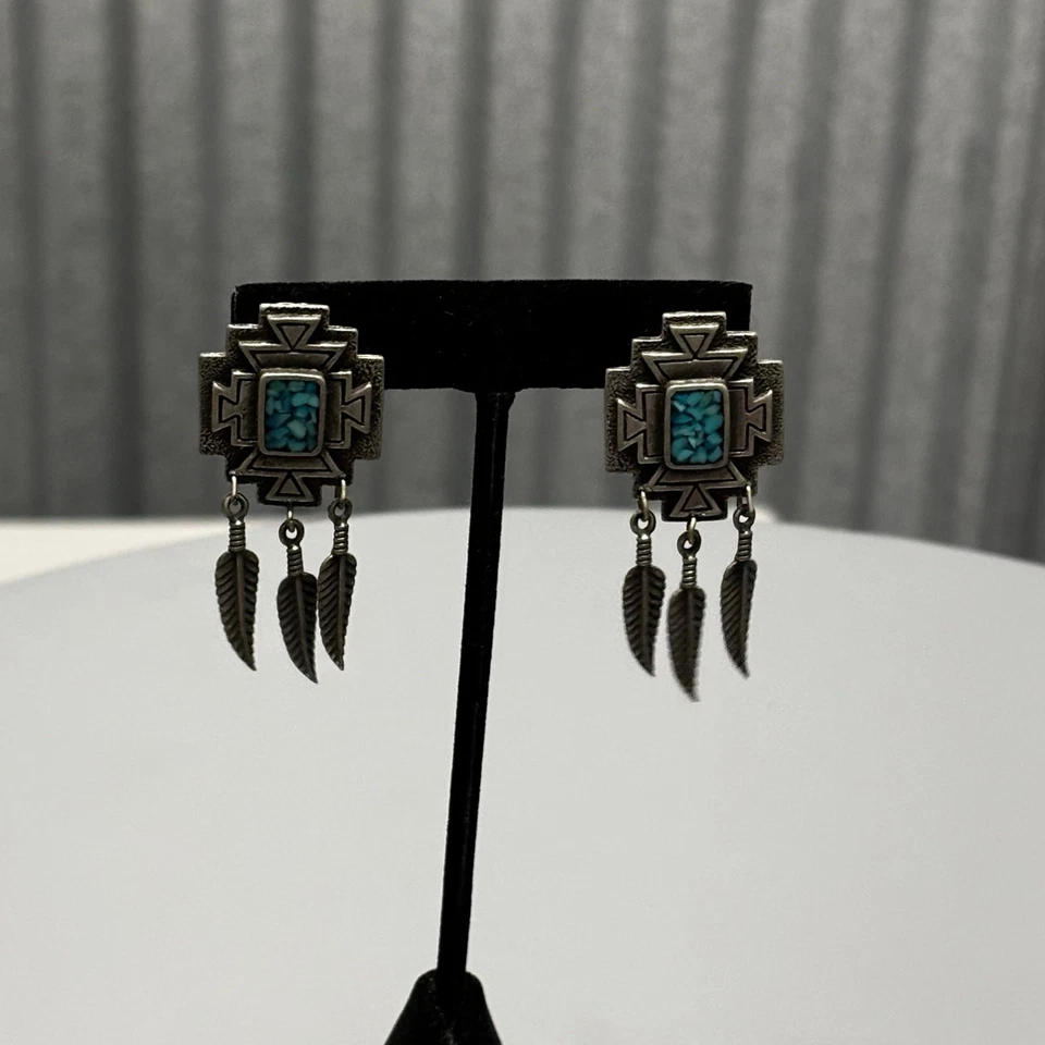 Brinco pendurado de penas com incrustação turquesa sudoeste estilo boho ocidental tribal - Imagem 1 de 4