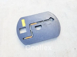 +06-13 Cojín Lexus Is250, rueda de repuesto con mango Jack 64779-53100 OEM usado - Imagen 1 de 6